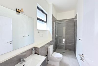 4 Bed Apartment with En Suite at Riverside Drive - 4