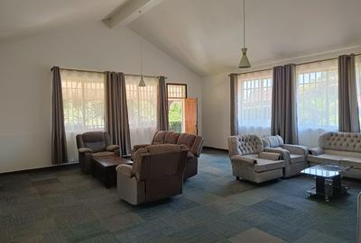 5 Bed House with En Suite in Nyari - 4