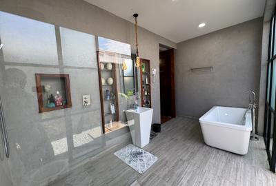 3 Bed House with En Suite in Karen
