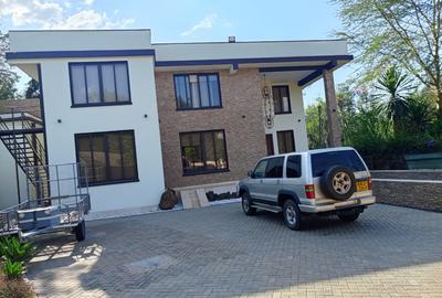 5 Bed House with En Suite in Muthaiga