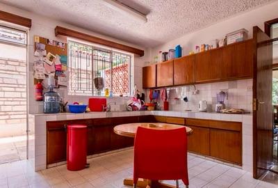 4 Bed House with En Suite in Kitisuru