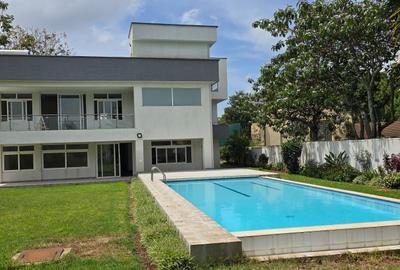 5 Bed House with En Suite at Runda Road