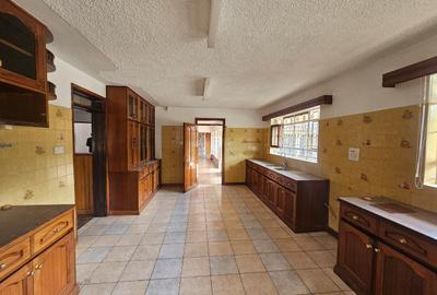 4 Bed House with En Suite in Nyari - 3