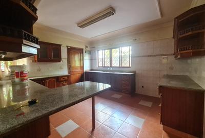 6 Bed Townhouse with En Suite at Grevillea Groove