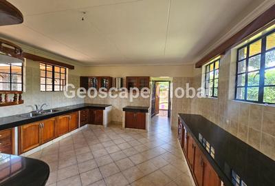 5 Bed House with En Suite in Runda