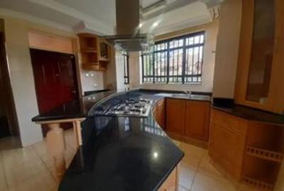 5 Bed Townhouse with En Suite at Lavington