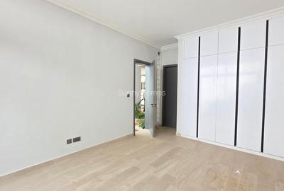 5 Bed Townhouse with En Suite at Lavington Green - 4