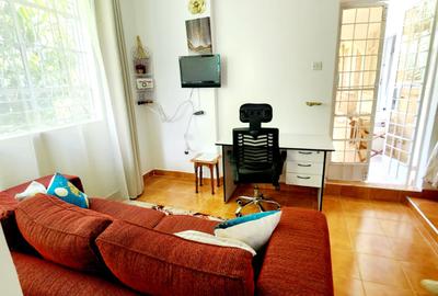 Furnished 1 Bed Apartment with En Suite in Nyari