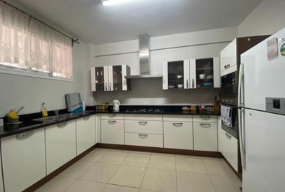 Furnished 2 Bed Apartment with En Suite in Kileleshwa