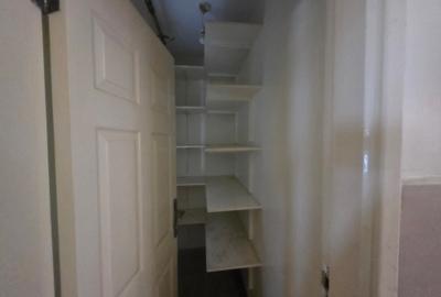 4 Bed Villa with En Suite at Redhill - 4