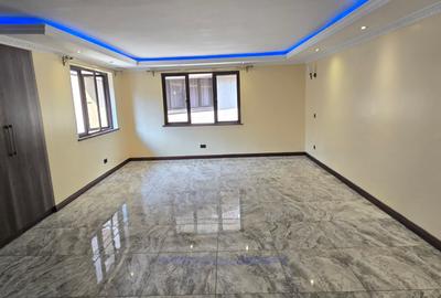 5 Bed Townhouse with En Suite at Lavington Green - 3