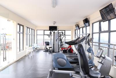 3 Bed Apartment with En Suite in Brookside - 2