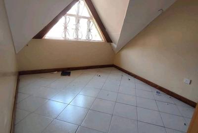 4 Bed Townhouse with En Suite at Lavingtone