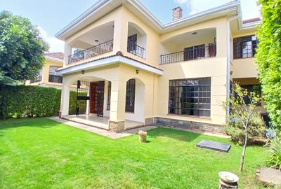 4 Bed Townhouse with En Suite at Lavington - 2