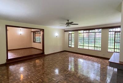 5 Bed Villa with En Suite in Nyari - 2