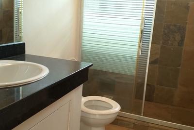 4 Bed Townhouse with En Suite in Spring Valley