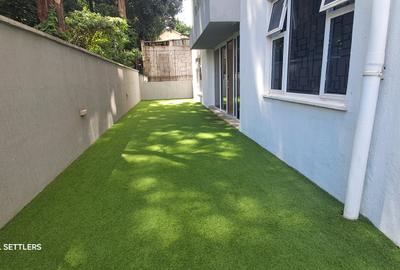 3 Bed Apartment with En Suite at Rhapta Rd