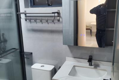 Studio Apartment with En Suite at Westlands - 4