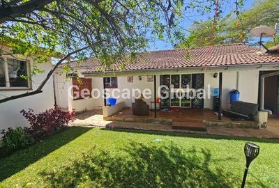3 Bed House with En Suite in Lavington