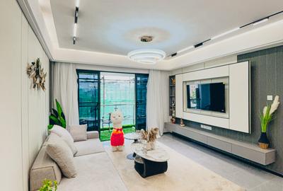 4 Bed Apartment with En Suite in Riverside