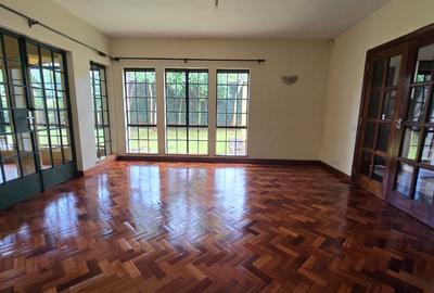 4 Bed House with En Suite in Runda