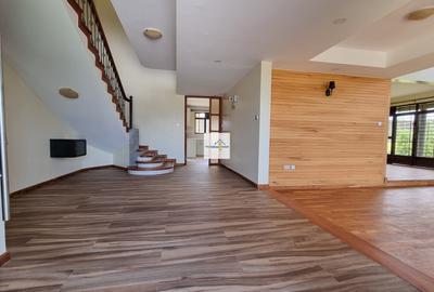 5 Bed House with En Suite in Runda