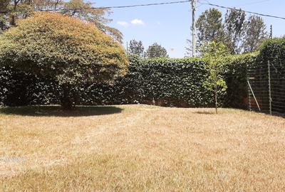 5 Bed House with En Suite in Nyari