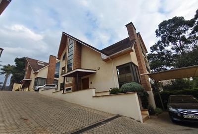 5 Bed Townhouse with En Suite at Lavington Green