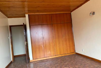 3 Bed Apartment with En Suite in Lavington