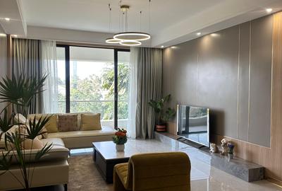 3 Bed Apartment with En Suite in Riverside