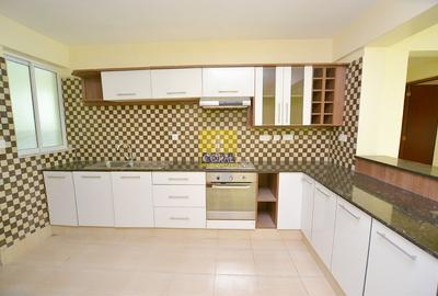 3 Bed Apartment with En Suite in Kileleshwa