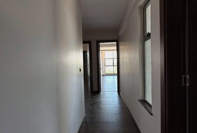 3 Bed Apartment with En Suite in Brookside