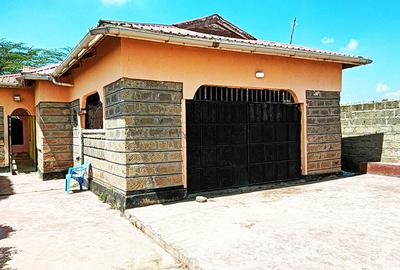 3 Bed House with Walk In Closet at Mutungoni Road