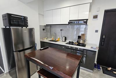 Furnished 1 Bed Apartment with En Suite at Valley Arcade - 2