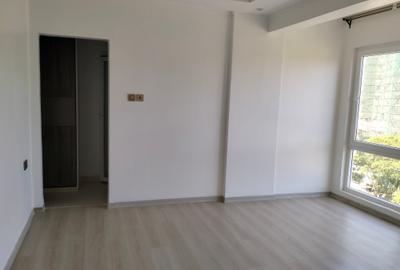 1 Bed Apartment with En Suite in Westlands Area - 3