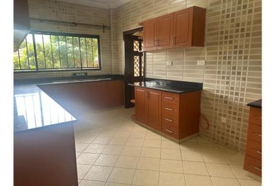 4 Bed Apartment at Brookside Drive - 4