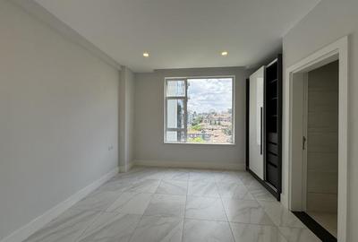 3 Bed Apartment with En Suite in General Mathenge