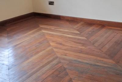 5 Bed Villa with En Suite at Convernt Drive - 2