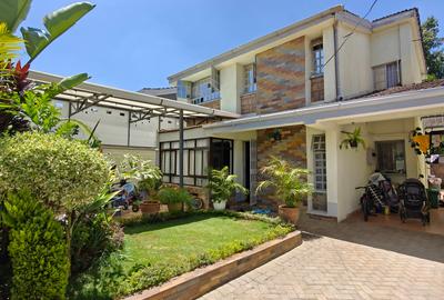 3 Bed House with Staff Quarters in Langata