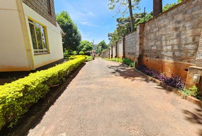 5 Bed House with En Suite in Gigiri