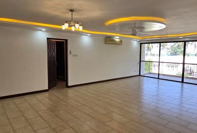 3 Bed Apartment with En Suite at Ar187