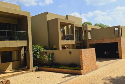 5 Bed Townhouse with En Suite at Convent Drive