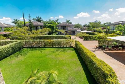 4 Bed Townhouse with En Suite in Ridgeways - 3