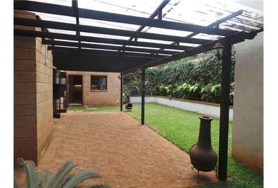 4 Bed Townhouse with En Suite in Westlands Area