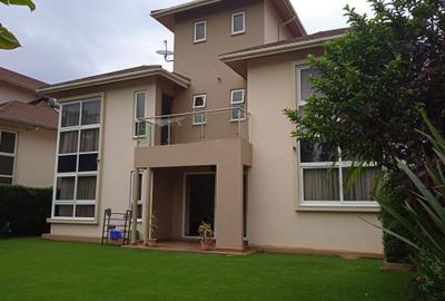 4 Bed House with En Suite in Runda