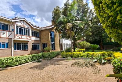 5 Bed Townhouse with En Suite in Westlands Area - 4