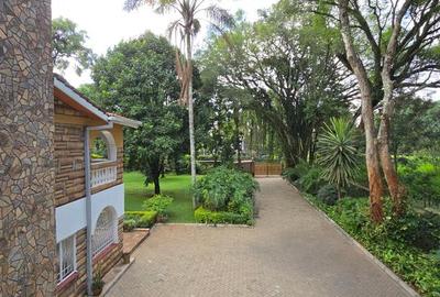 4 Bed House with En Suite in Rosslyn