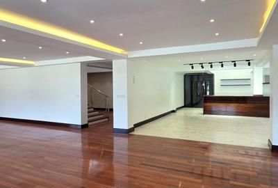 4 Bed House with En Suite at Old Runda - 4