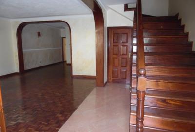 4 Bed Townhouse with En Suite at Lavington