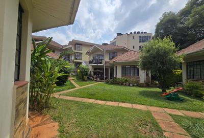 4 Bed House with En Suite in Spring Valley